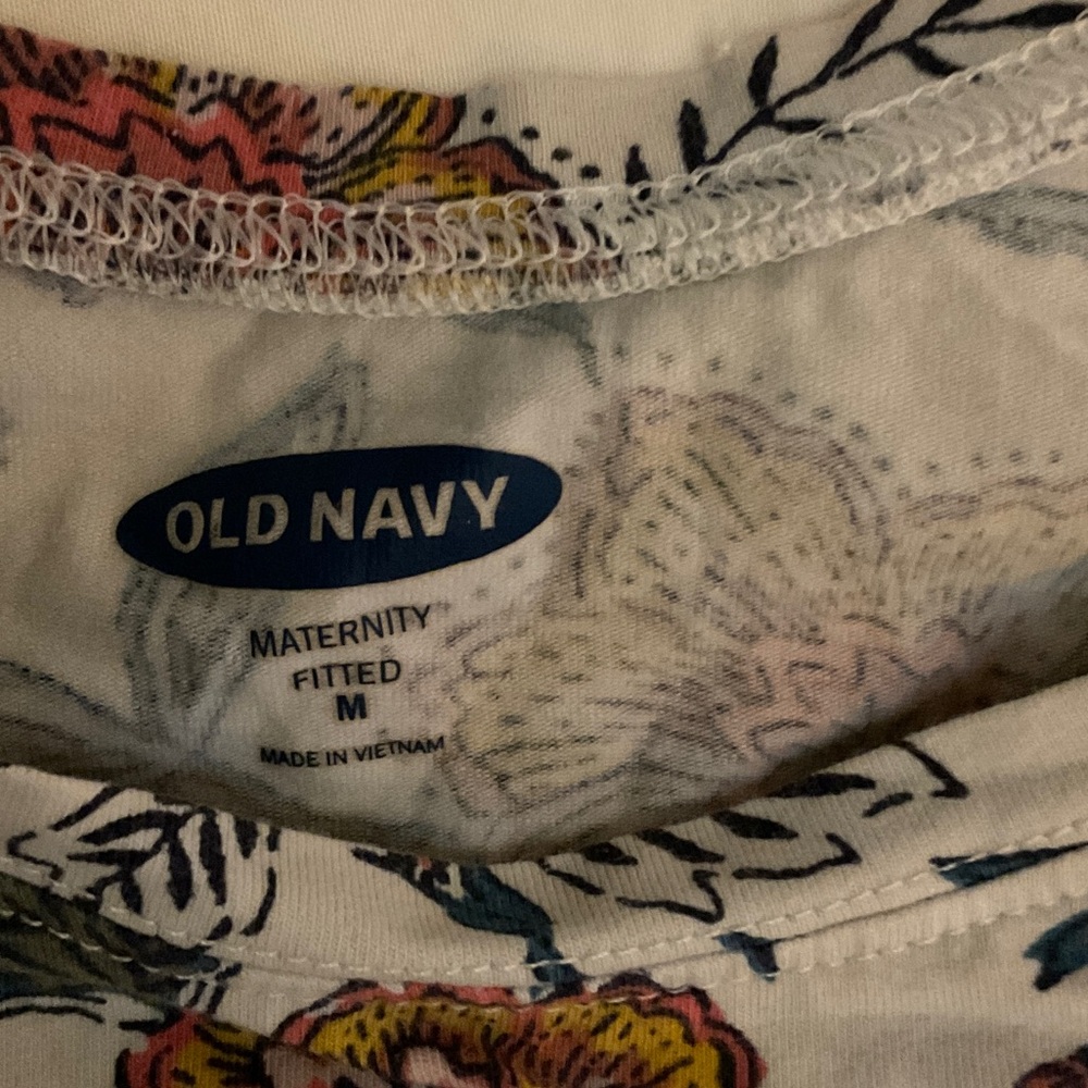 Old Navy Fitted Maternity Floral Short Sleeve Top - Multicolor - Picture 2 of 3